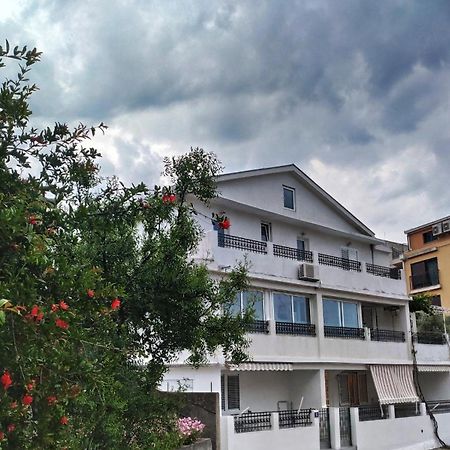 Apartments Gvozdenovic Petrovac 외부 사진